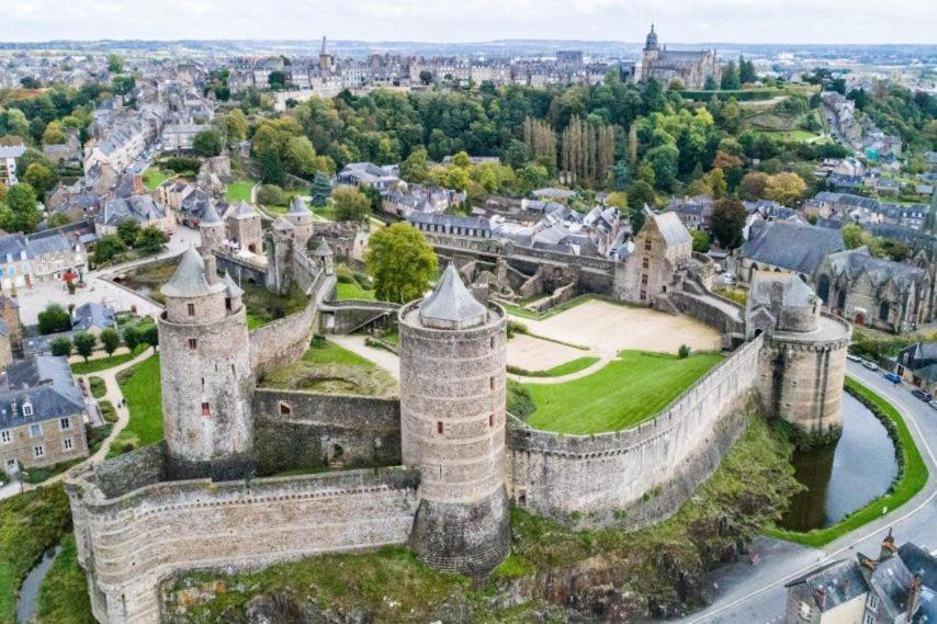 L'Escale Fougeraise Apartment Fougeres Bagian luar foto