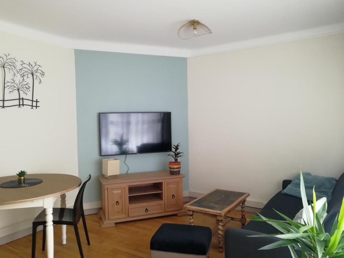 L'Escale Fougeraise Apartment Fougeres Bagian luar foto